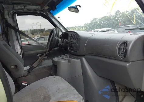 2005 Ford E-350 Super Duty Chateau/Xl/Xlt z USA, uszkodzony, nr VIN 1FBNE31L45HA98903